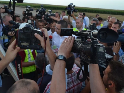 VICTOR PONTA:"PANA IN DECEMBRIE, AUTOSTRADA ARAD-NADLAC VA PUTEA FI FOLOSITA" (FOTO,VIDEO)