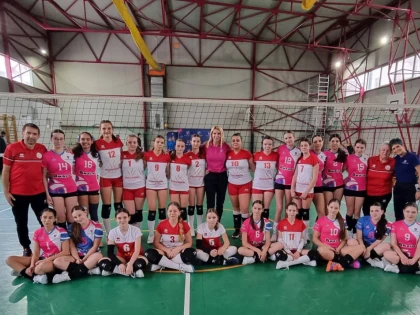 Victoria Nădlac s-a calificat la turneul final al Diviziei Elită cu echipa de volei fete sub 15 ani