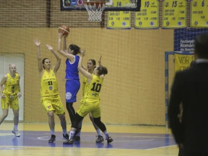 Victorie clară cu porţile închise, înainte de play-off