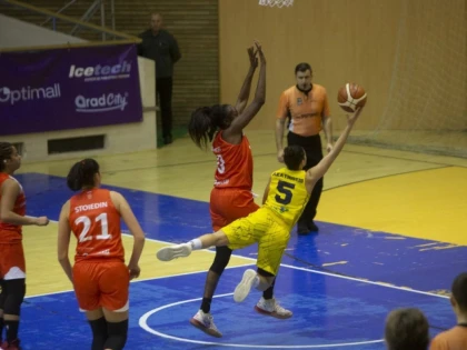 Victorie clară în derby şi Aradul visează la finala de campionat!