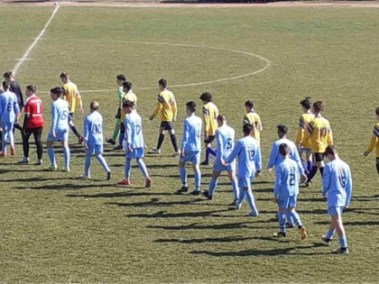 Victorii pentru fotbaliştii juniori U15 ai CSŞ Gloria Arad