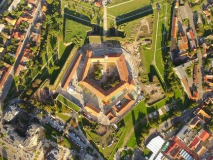 (VIDEO) Falcă, du-te-n ... viitor, la Oradea, să vezi cum arată o cetate reabilitată