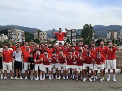 Viitorul Arad a promovat entuziasmant în Liga a III-a: victorie cu 3-0 în returul barajului cu Minerul Lupeni, chiar în infernul din Valea Jiului!