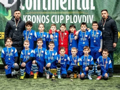 Viitorul Arad s-a întors cu medalii și cupe de la două competiții juvenile
