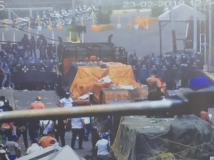 Violențe la granița Venezuelei: Maduro rupe relațiile cu Columbia