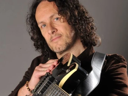 VIVIAN CAMPBELL, CHITARISTUL GRUPULUI DEF LEPPARD, A FOST DIAGNOSTICAT CU CANCER