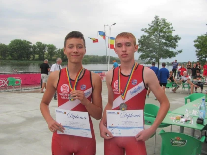 VOINTA ARAD ARE VICECAMPIONI NATIONALI DE JUNIORI LA CANOTAJ