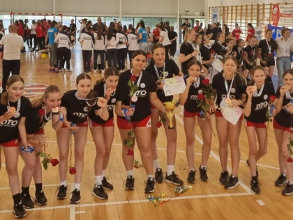 Voleibalistele de la Victoria Nădlac sunt medaliate cu bronz național la categoria U15