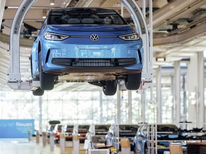 Volkswagen taie 19.000 de locuri de muncă în Germania. Gigantul auto accelerează restructurarea