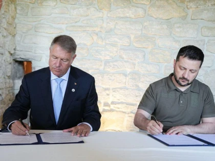 Volodimir Zelenski ar fi fost invitat în România de Klaus Iohannis