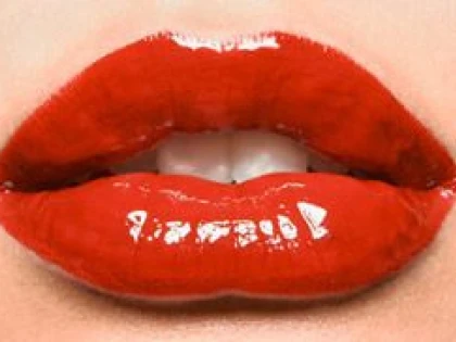 VREI SA AI BUZE SEXY? 6 TRUCURI PE CARE TREBUIE SA LE CUNOSTI DESPRE RUJ
