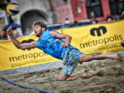 WEEK-END CU VOLEI PE PLAJĂ LA BAZA “CONSTRUCTORUL” DIN ARAD