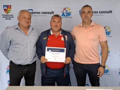 Zece cluburi arădene au fost premiate de FRF, Viitorul lui Catanzariti a luat argintul!