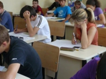 Zece la sută dintre elevi nu s-au prezentat la prima probă din cadrul Evaluării naționale