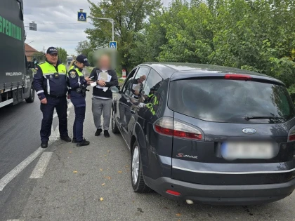 Zeci de amenzi date de polițiștii arădeni șoferilor, la trecerile la nivel cu calea ferată