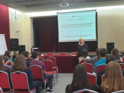 Zeci de elevi de la Pedagogic vor participa la stagii de practică în Spania, Portugalia și Cipru