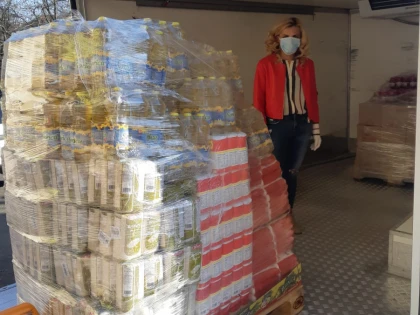 Zeci de familii sunt ajutate zilnic, prin Reţeaua Solidarităţii