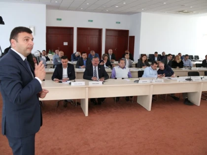 Zeci de kilometri de drumuri județene din Arad, reabilitate printr-un proiect transfrontalier
