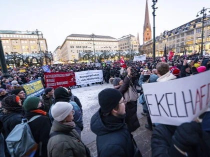 Zeci de mii de germani au protestat împotriva extremei drepte