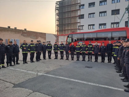 Zeci de ofițeri și subofițeri ISU Arad vor interveni în județul Galați, afectat grav de inundațiile din ultimele zile