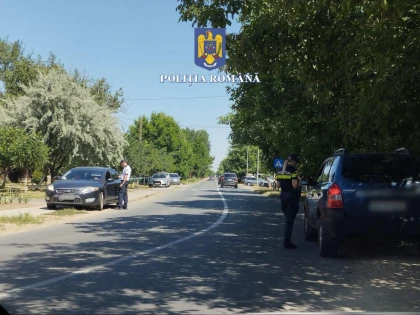 Zeci de șoferi amendați și permise reținute, în cadrul unei acțiuni la trecerile la nivel cu calea ferată, din municipiu