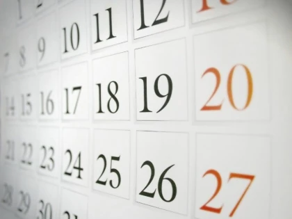 Zile libere în 2026: calendarul sărbătorilor legale și al mini-vacanțelor