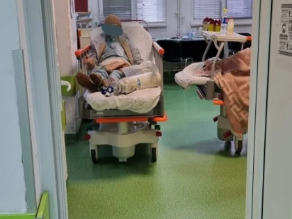 Zilnic, 40-50 de pacienți pozitivi așteaptă eliberarea unui loc pe secțiile COVID-19 – în timp ce toate paturile sunt ocupate cu pacienți care luptă pentru viață